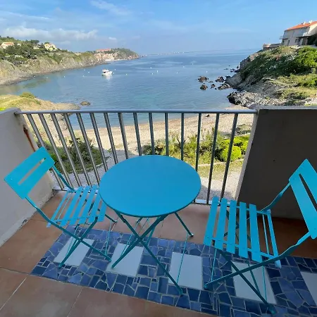 Azur: Beachfront Retreat With Sea Views And Charm Apartment