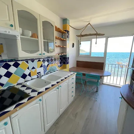 Azur-les Pieds Dans L'eau-vue Sur Et Clocher De En Toile De Fond - Wifi Fibre- Parking Couvert Apartamento Collioure