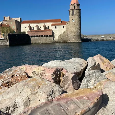 Azur-les Pieds Dans L'eau-vue Sur Et Clocher De En Toile De Fond - Wifi Fibre- Parking Couvert Collioure